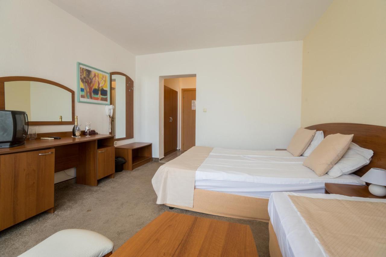 Perla Plaza Hotel Primorsko Exterior photo